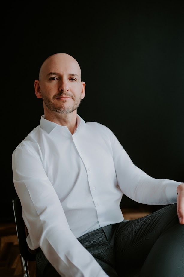 Dr. Moisés Teixeira – Advogado OAB/PR 40.116